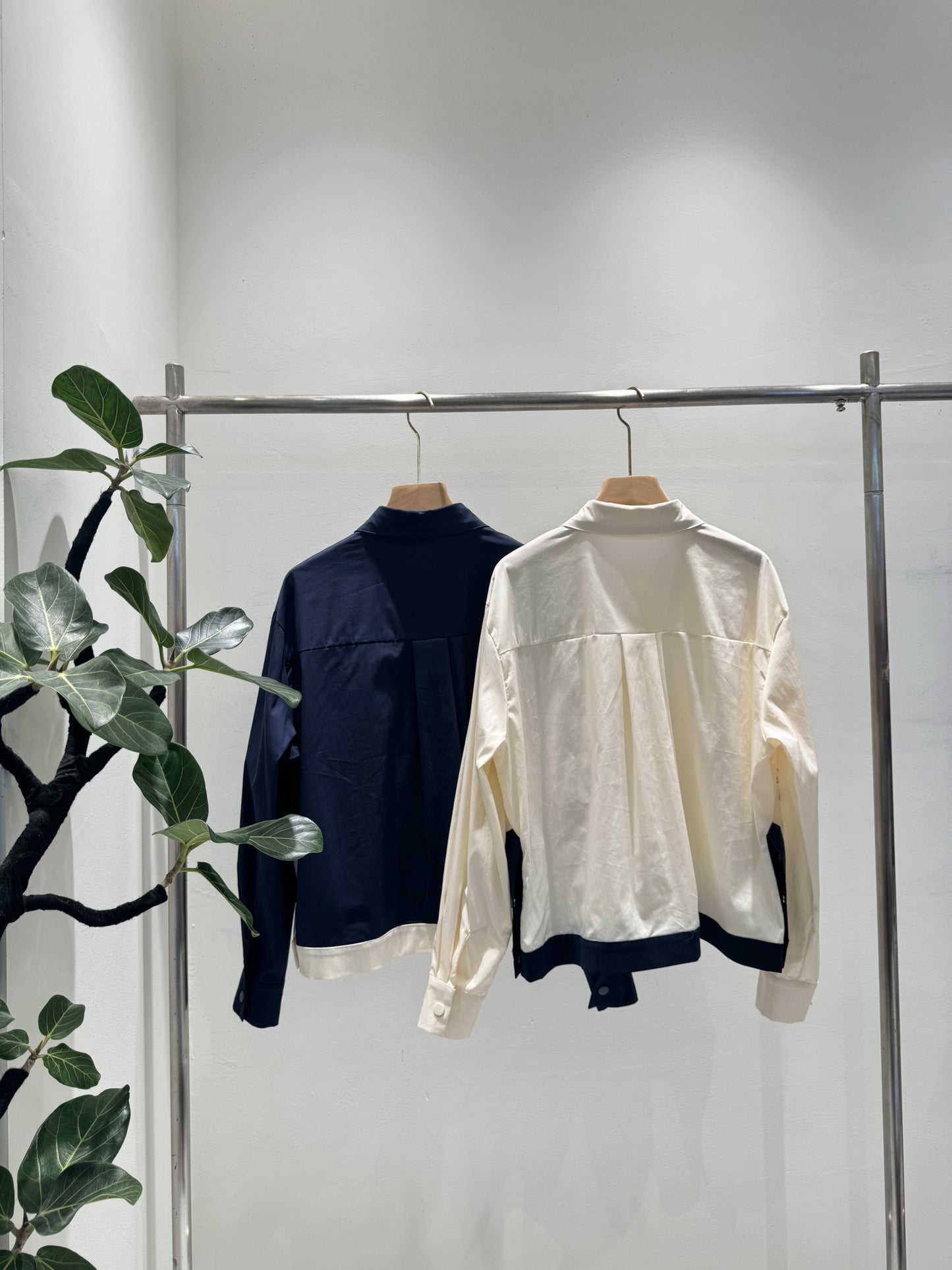 大人の遊び心。刺繍デザイン コットンシャツブルゾン