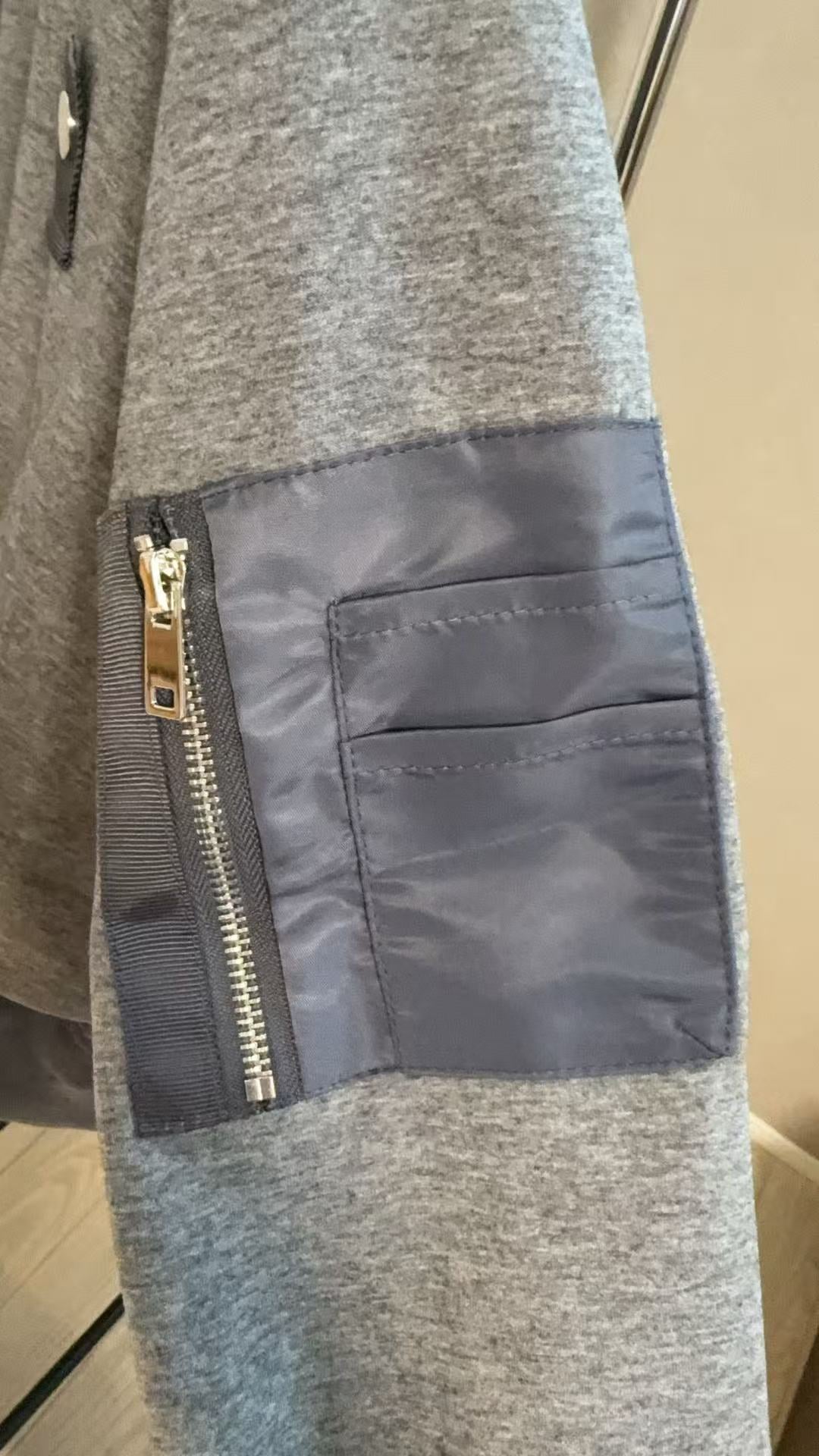 異素材切替デザイン スウェットプルオーバー（ユニセックス）