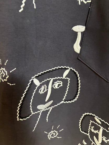 【大人遊び心】フェイスイラスト刺繍 ブランケットステッチ 裾ドロストトップス（全3色）