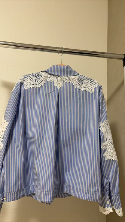 Lace-switched design shirt/striped 