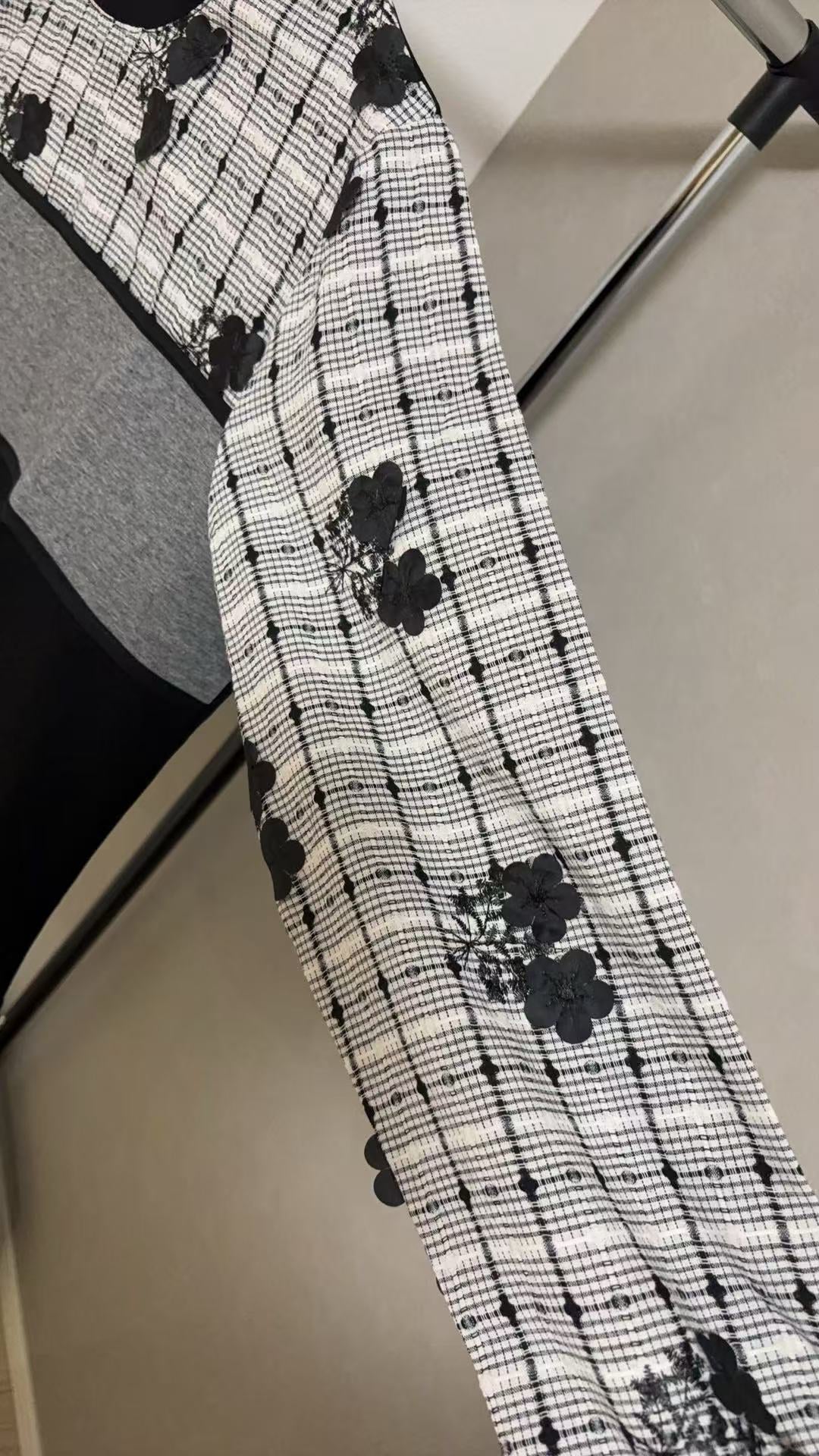 チェック×フラワー切り替えデザイントップス
