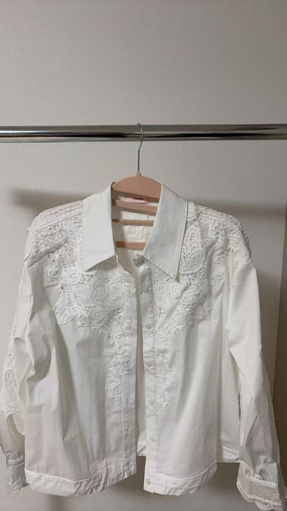 Lace-switched design shirt/striped 