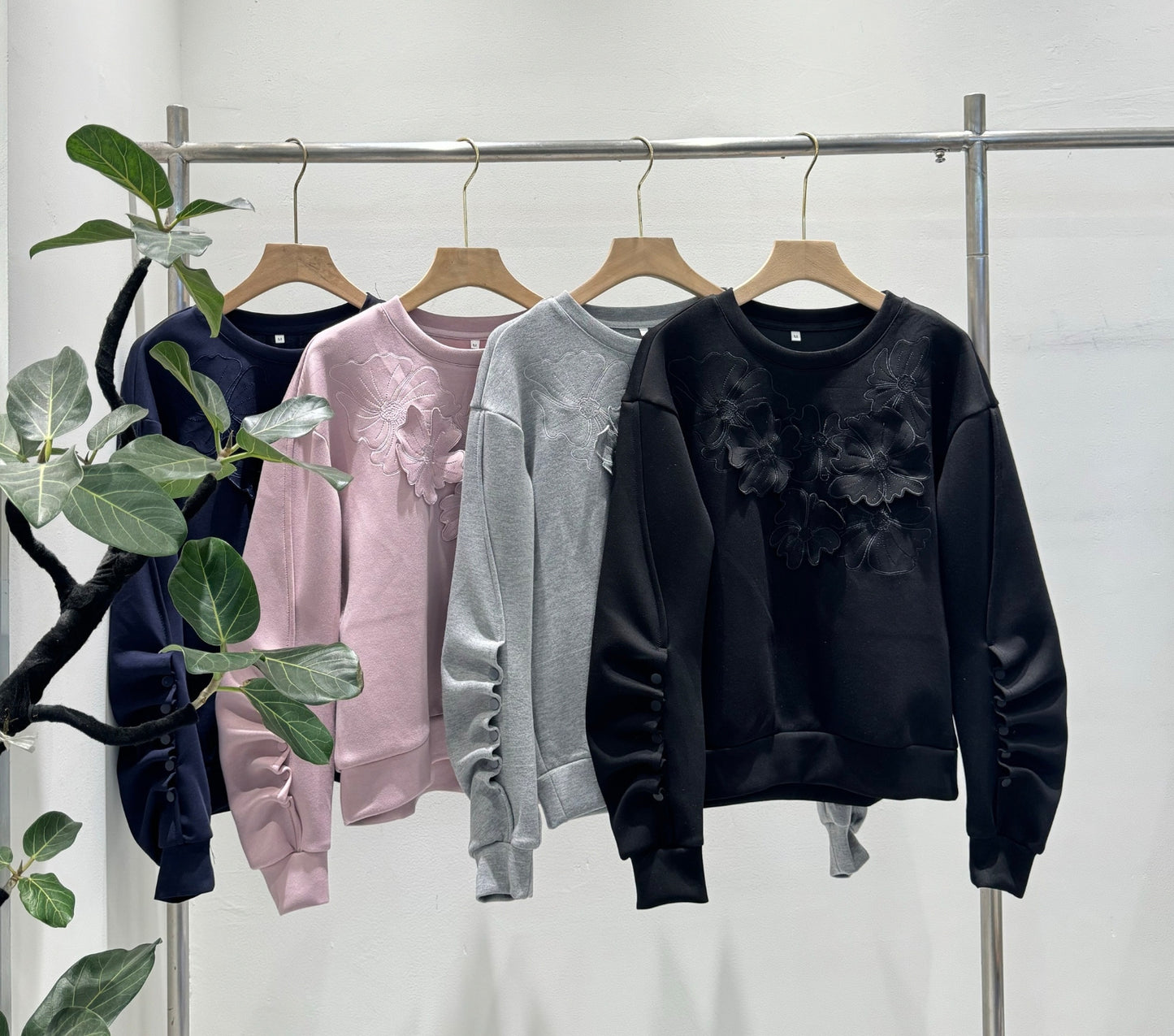 3Dモチーフ×袖ギャザー スウェットプルオーバー（全4色）