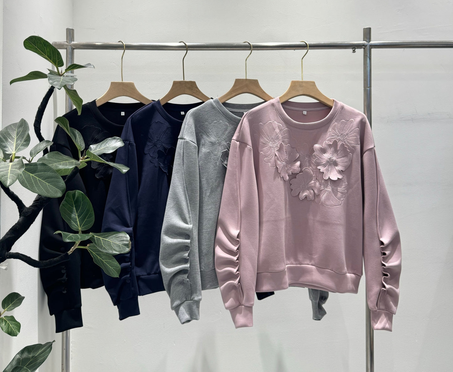 3Dモチーフ×袖ギャザー スウェットプルオーバー（全4色）