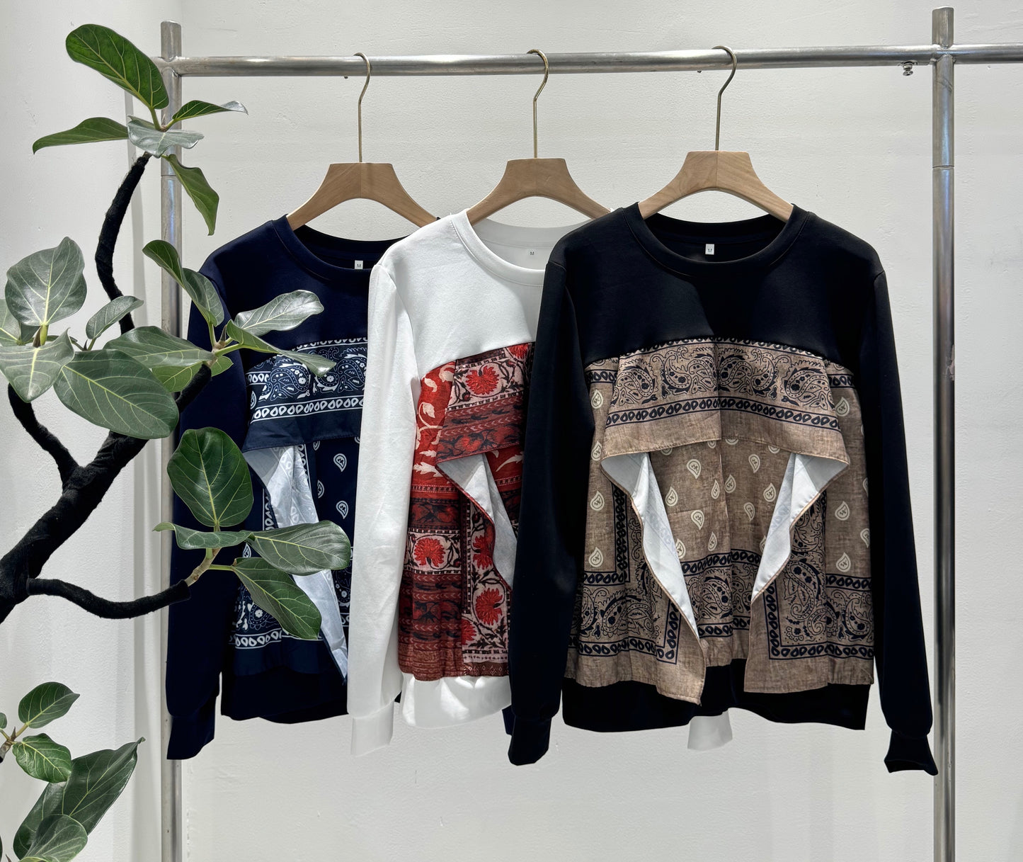 バンダナ柄パネル 異素材ドッキング スウェットトップス