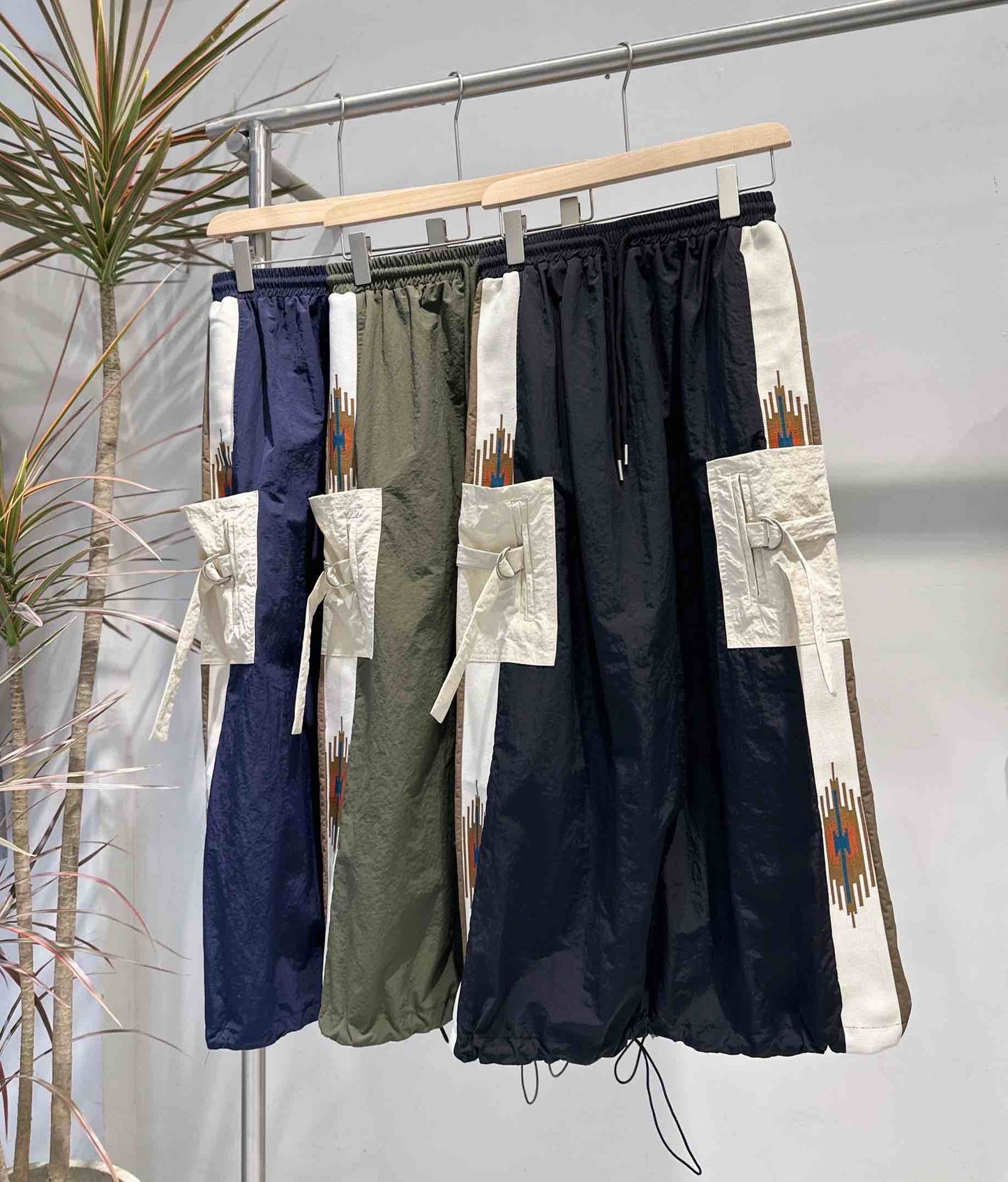 エスニック刺繍 レイヤード ラップデザイン ロングスカート / テック モード系 ワイドボトムス