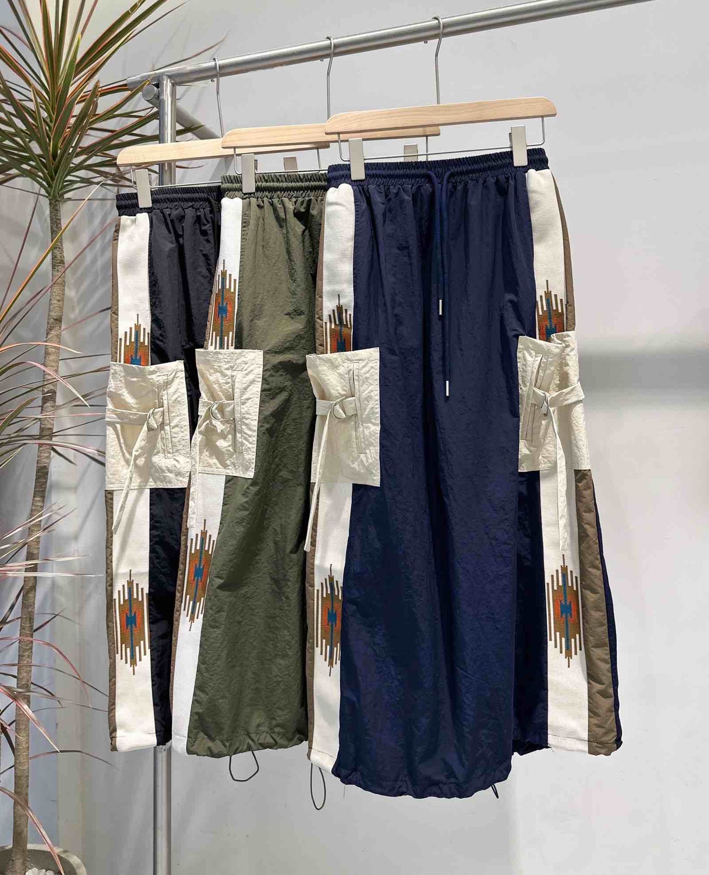 エスニック刺繍 レイヤード ラップデザイン ロングスカート / テック モード系 ワイドボトムス