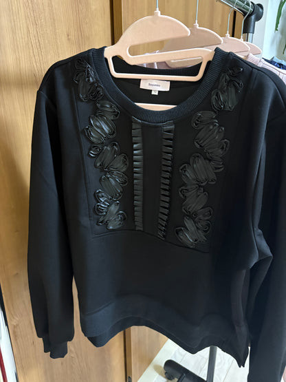 体フリルモチーフ ラインデコレーション 裾ドロスト スウェット　