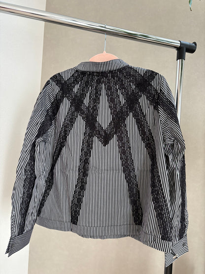 美シルエット Vラインレース切替 バンドカラー 裾ドロストトップス