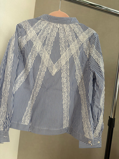 美シルエット Vラインレース切替 バンドカラー 裾ドロストトップス