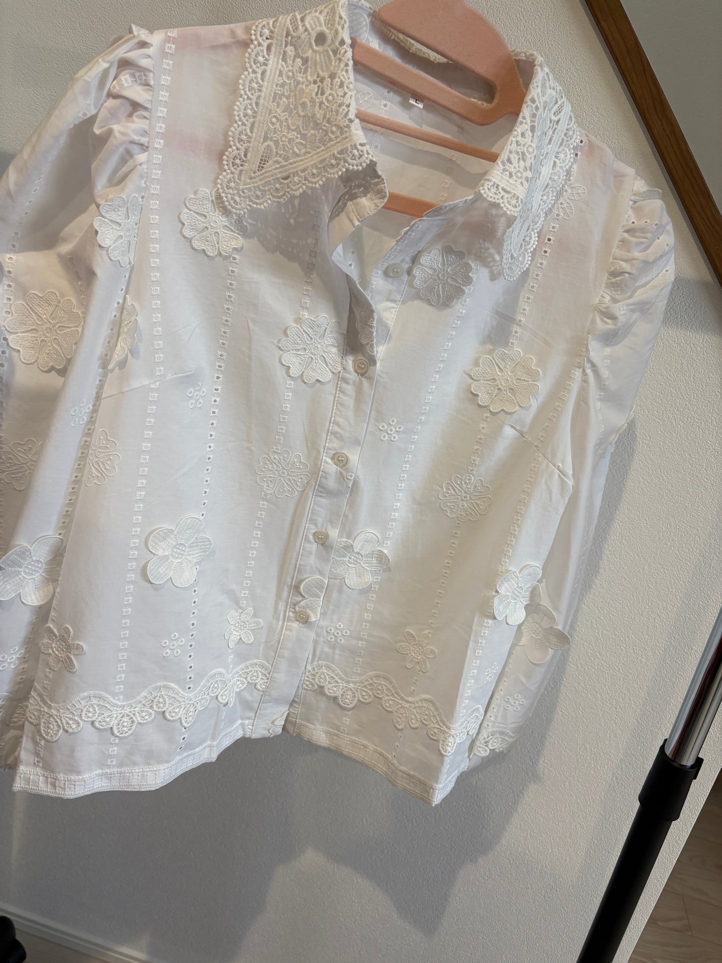 立体フラワー刺繍レースカラー ブラウス