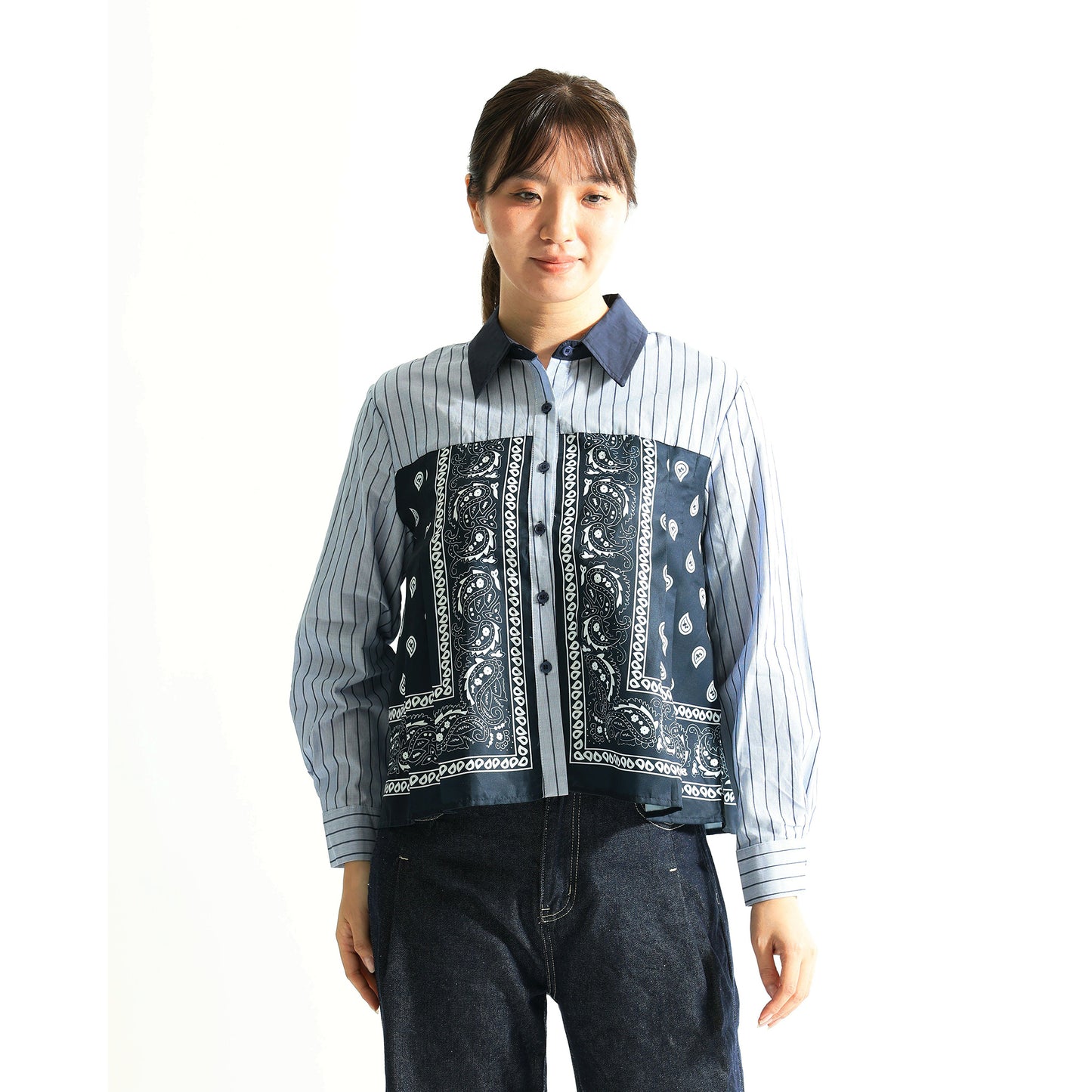 大人カジュアルを楽しむ。異素材切り替え バンダナパネル ストライプシャツ