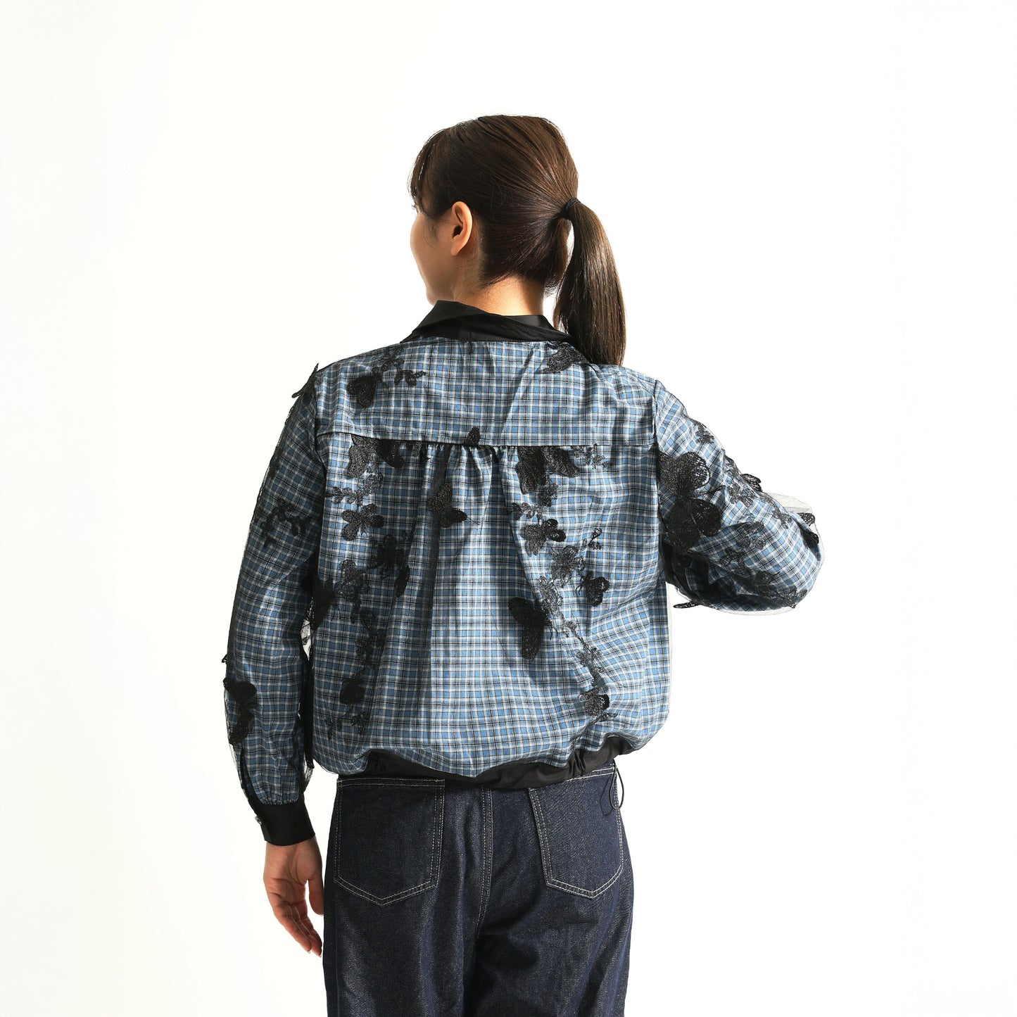 【幻想的な美しさ】バタフライ刺繍×チュール重ね チェック柄デザインシャツ