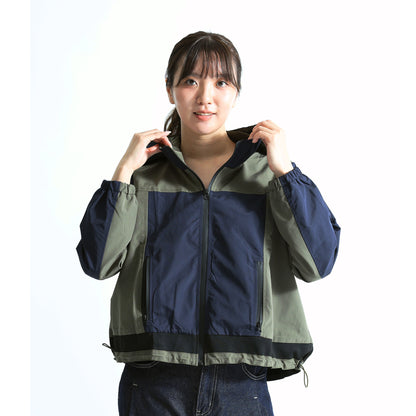 マルチパターンの配色切り替え フーデッド・マウンテンパーカー