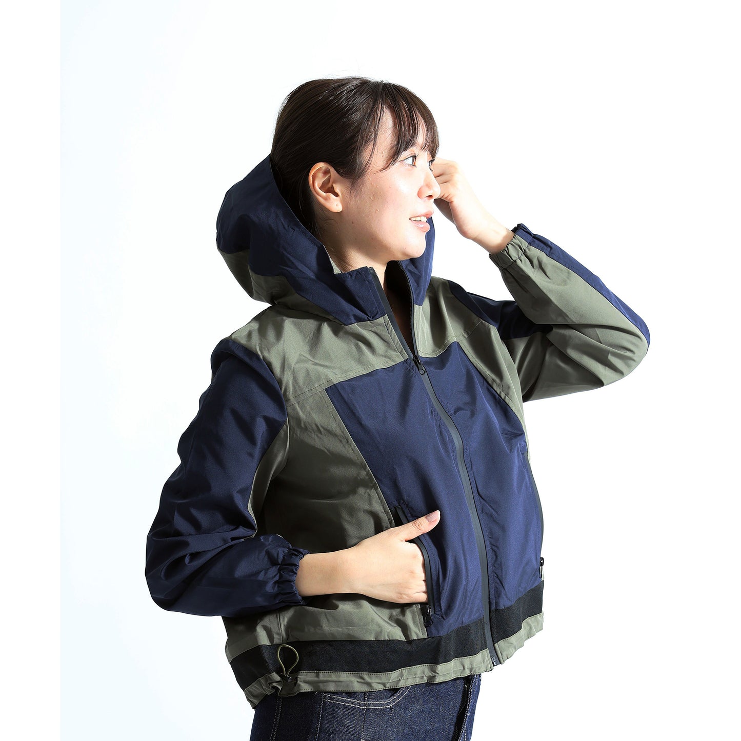 マルチパターンの配色切り替え フーデッド・マウンテンパーカー