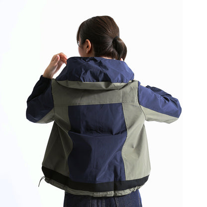 マルチパターンの配色切り替え フーデッド・マウンテンパーカー