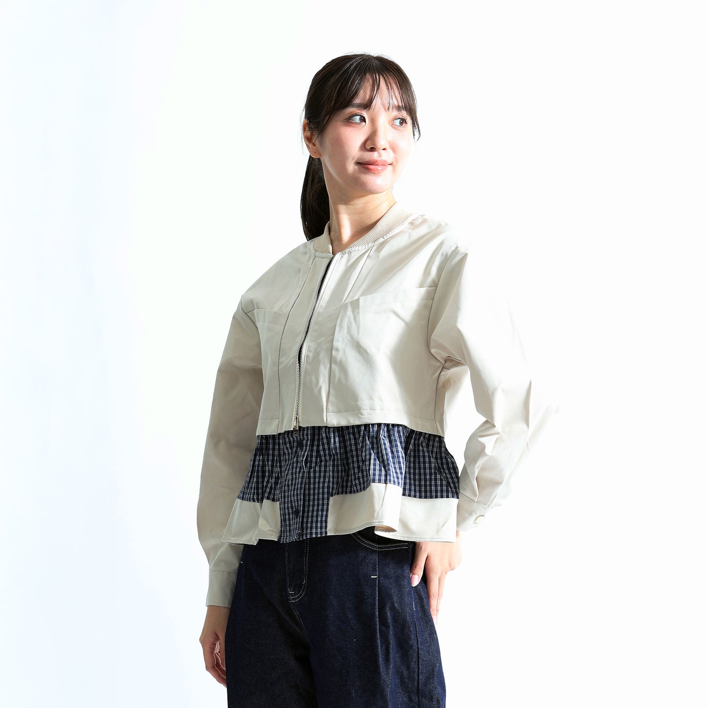 [Redefining cute for adults] Checkered frill MA-1 style docking blouson