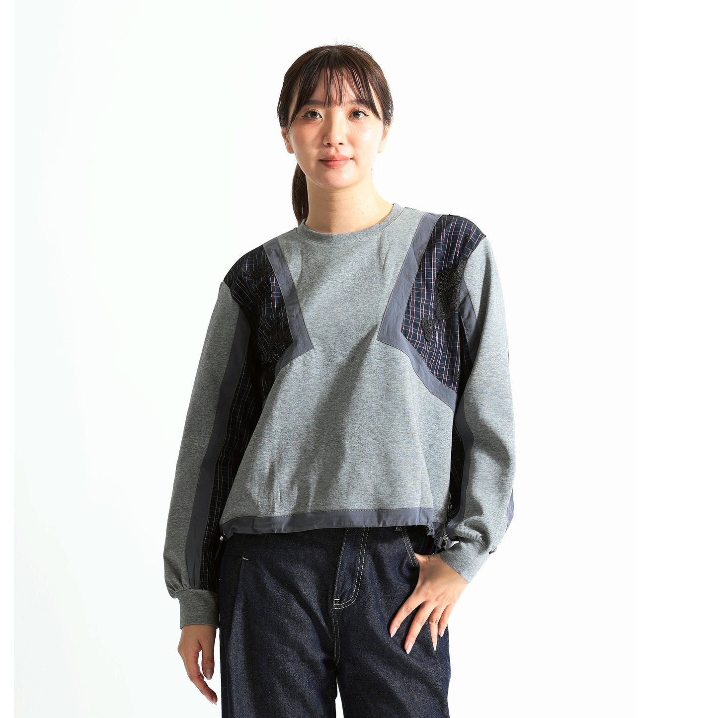 バタフライ刺繍×チェック柄パッチワーク 裾ドロスト デザイントップス（全4色）