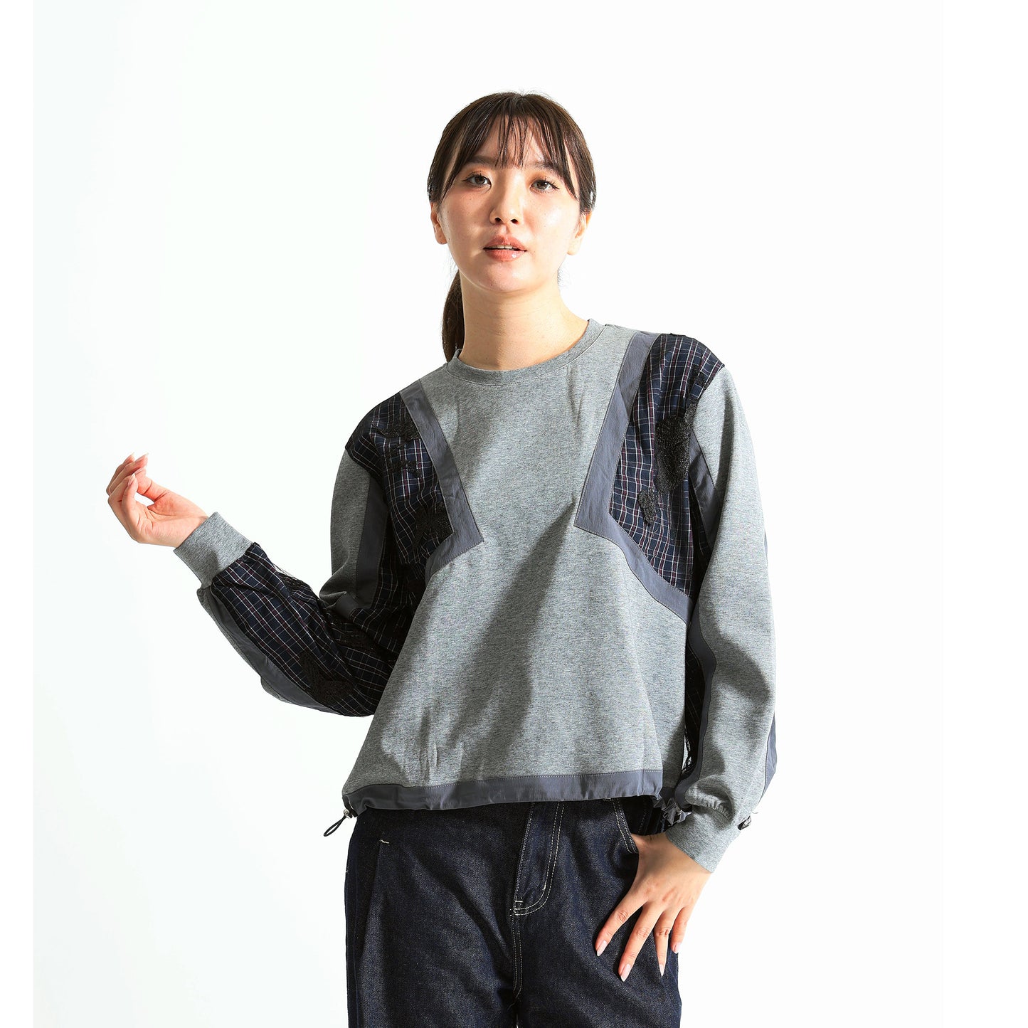 バタフライ刺繍×チェック柄パッチワーク 裾ドロスト デザイントップス（全4色）