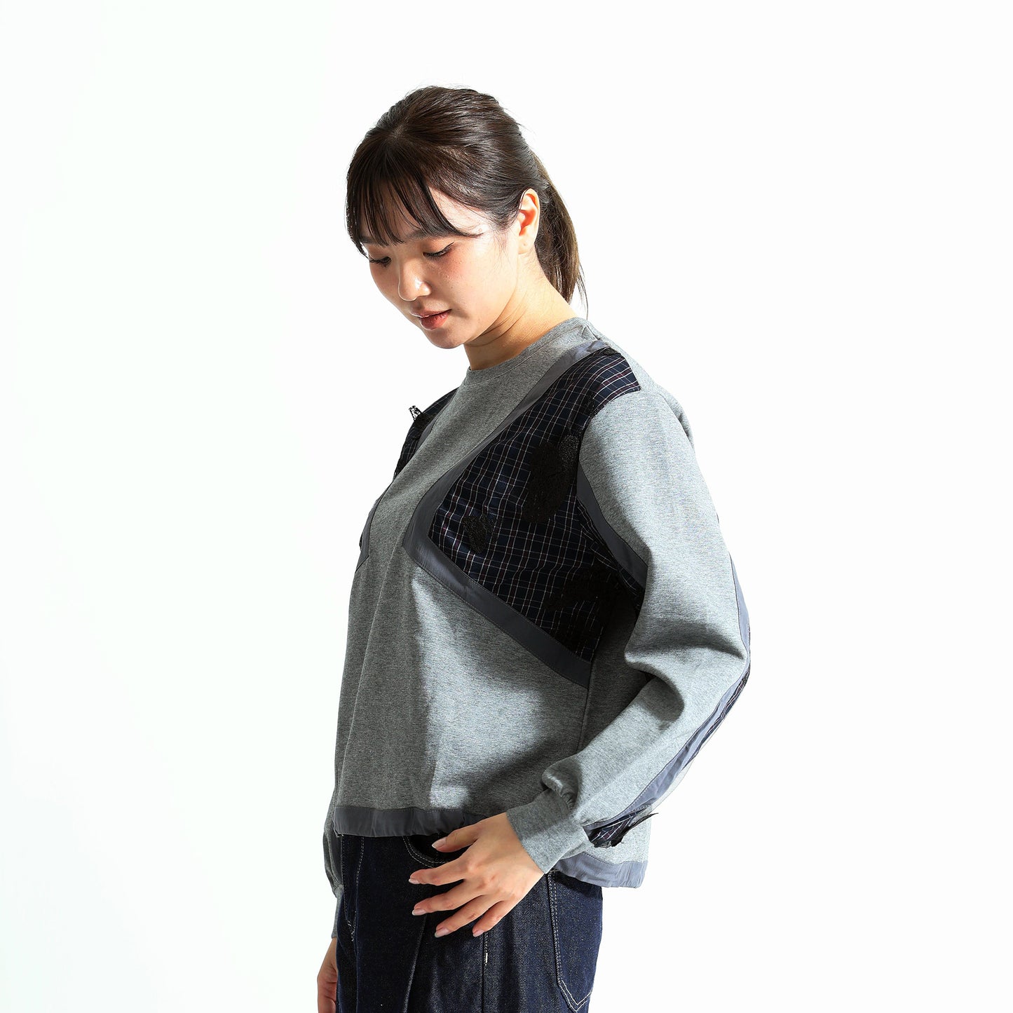 バタフライ刺繍×チェック柄パッチワーク 裾ドロスト デザイントップス（全4色）