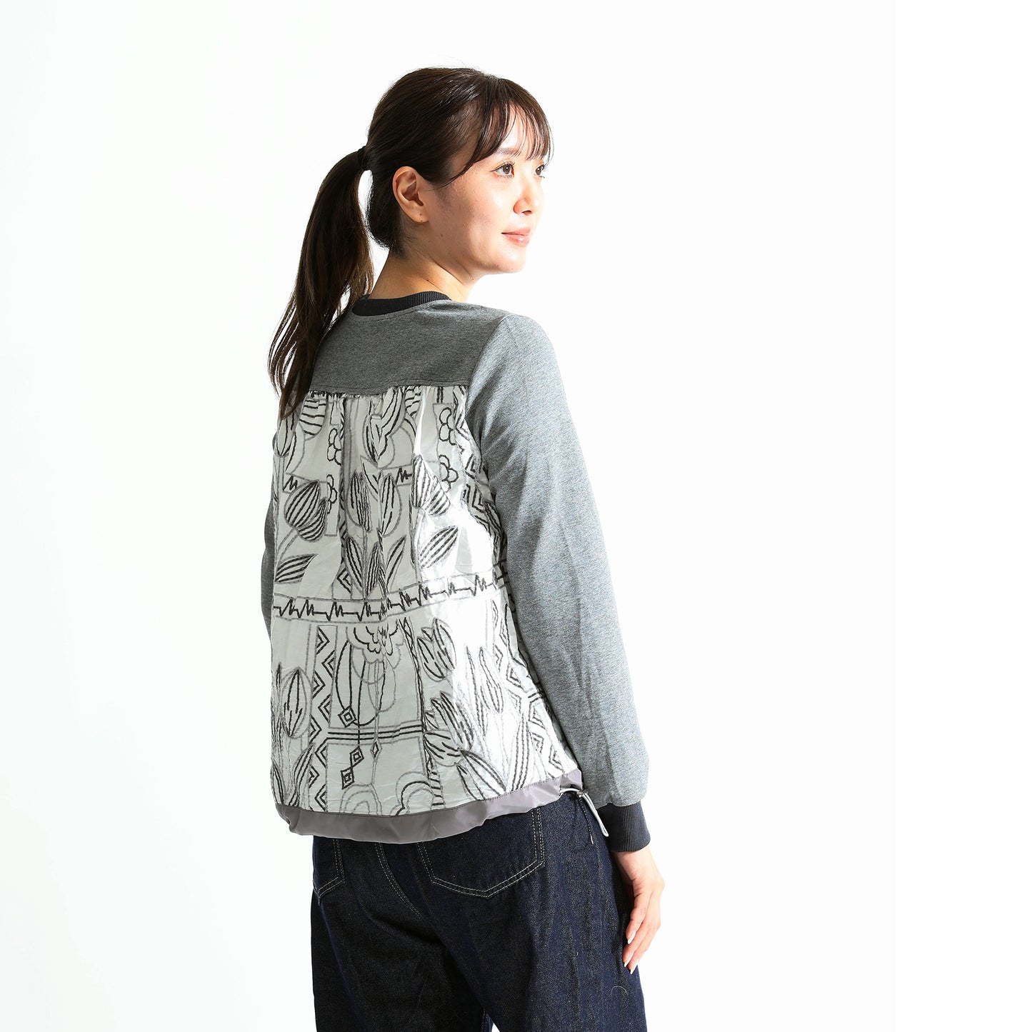 バックボタニカル柄 異素材ドッキング 裾ドロストトップス（全3色）