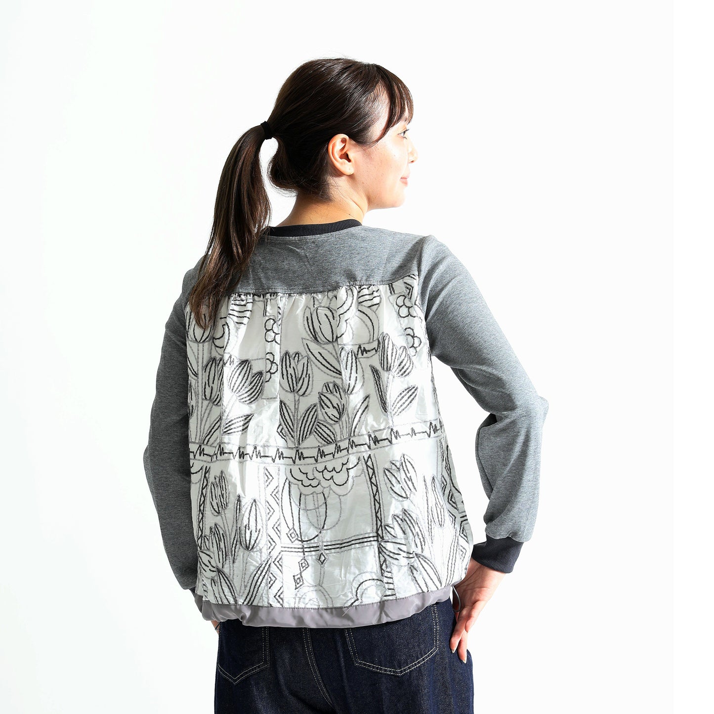 バックボタニカル柄 異素材ドッキング 裾ドロストトップス（全3色）