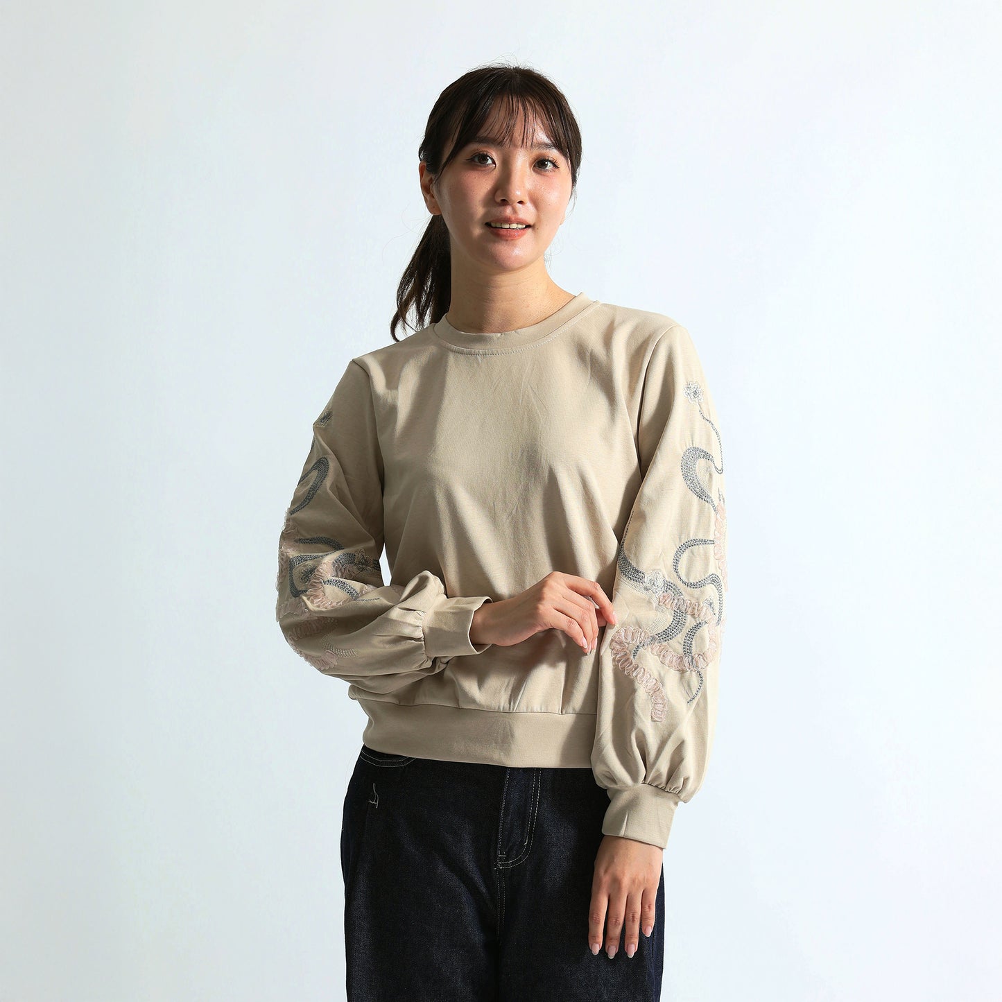 立体3Dフラワーモチーフ×袖ギャザー スウェットプルオーバー