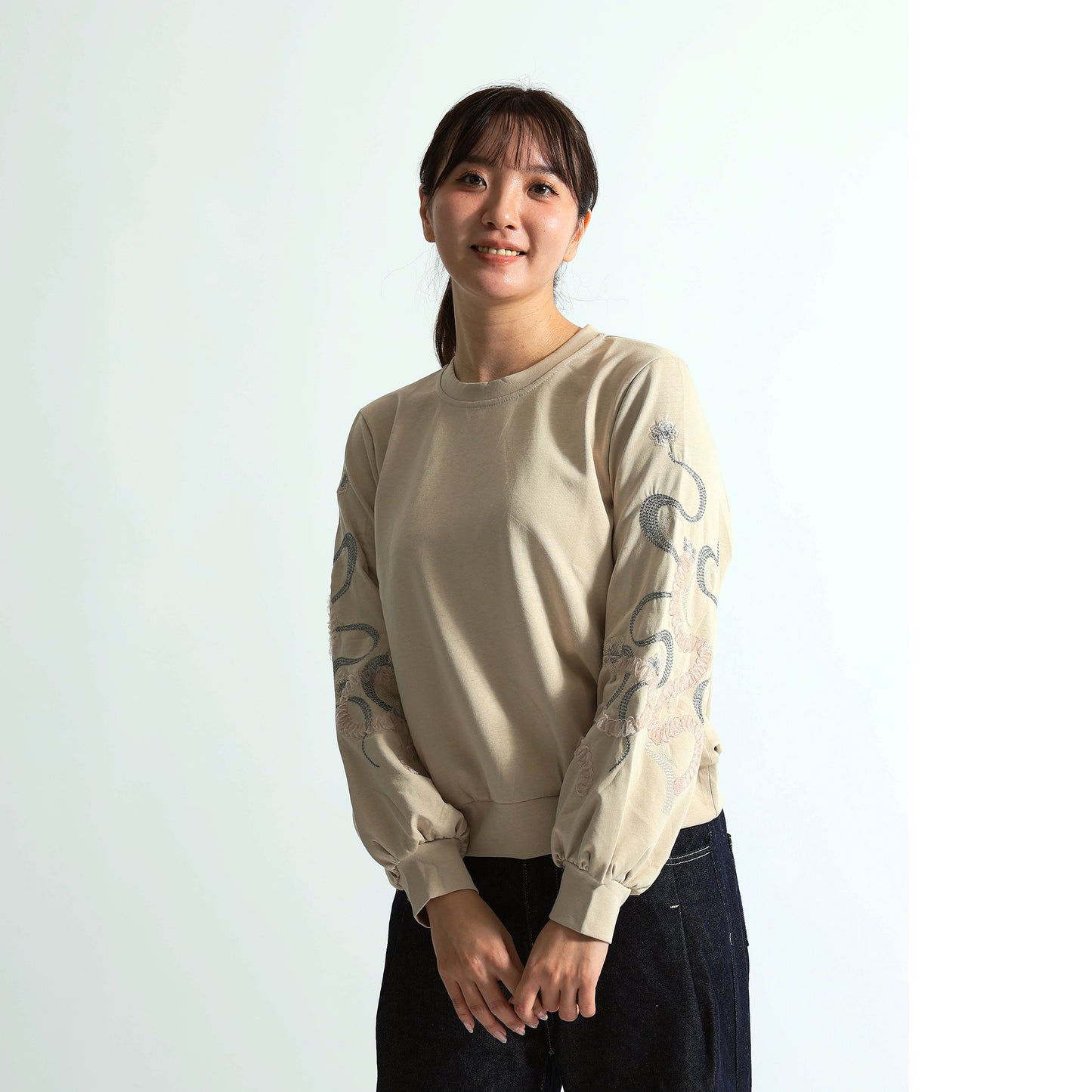 立体3Dフラワーモチーフ×袖ギャザー スウェットプルオーバー