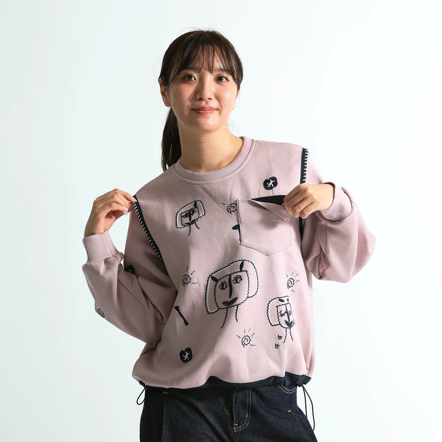 【大人遊び心】フェイスイラスト刺繍 ブランケットステッチ 裾ドロストトップス（全3色）