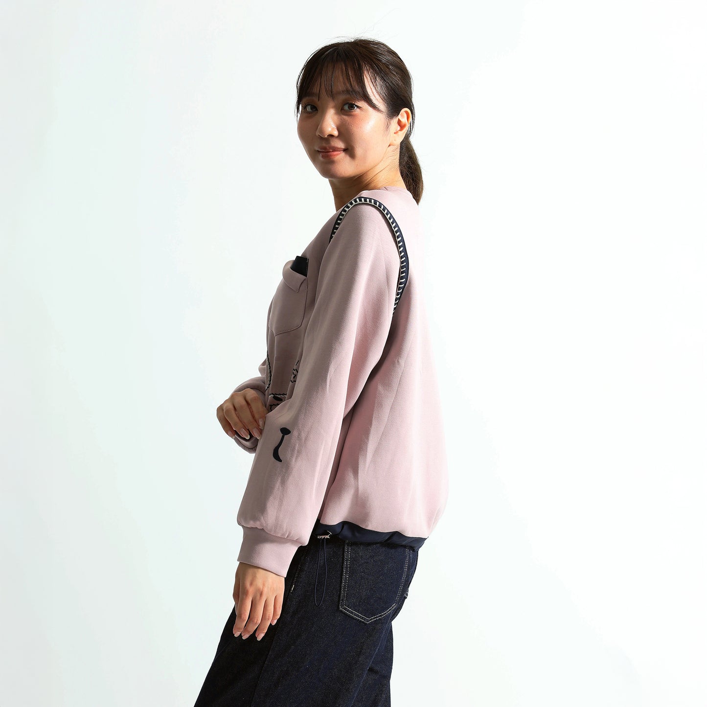 【大人遊び心】フェイスイラスト刺繍 ブランケットステッチ 裾ドロストトップス（全3色）