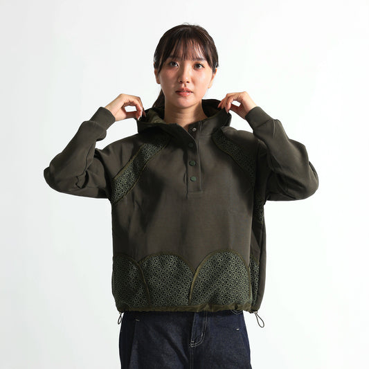【洗練パーカー】カットワークレース切替 ハーフボタン 裾ドロスト スウェットパーカー（全4色）
