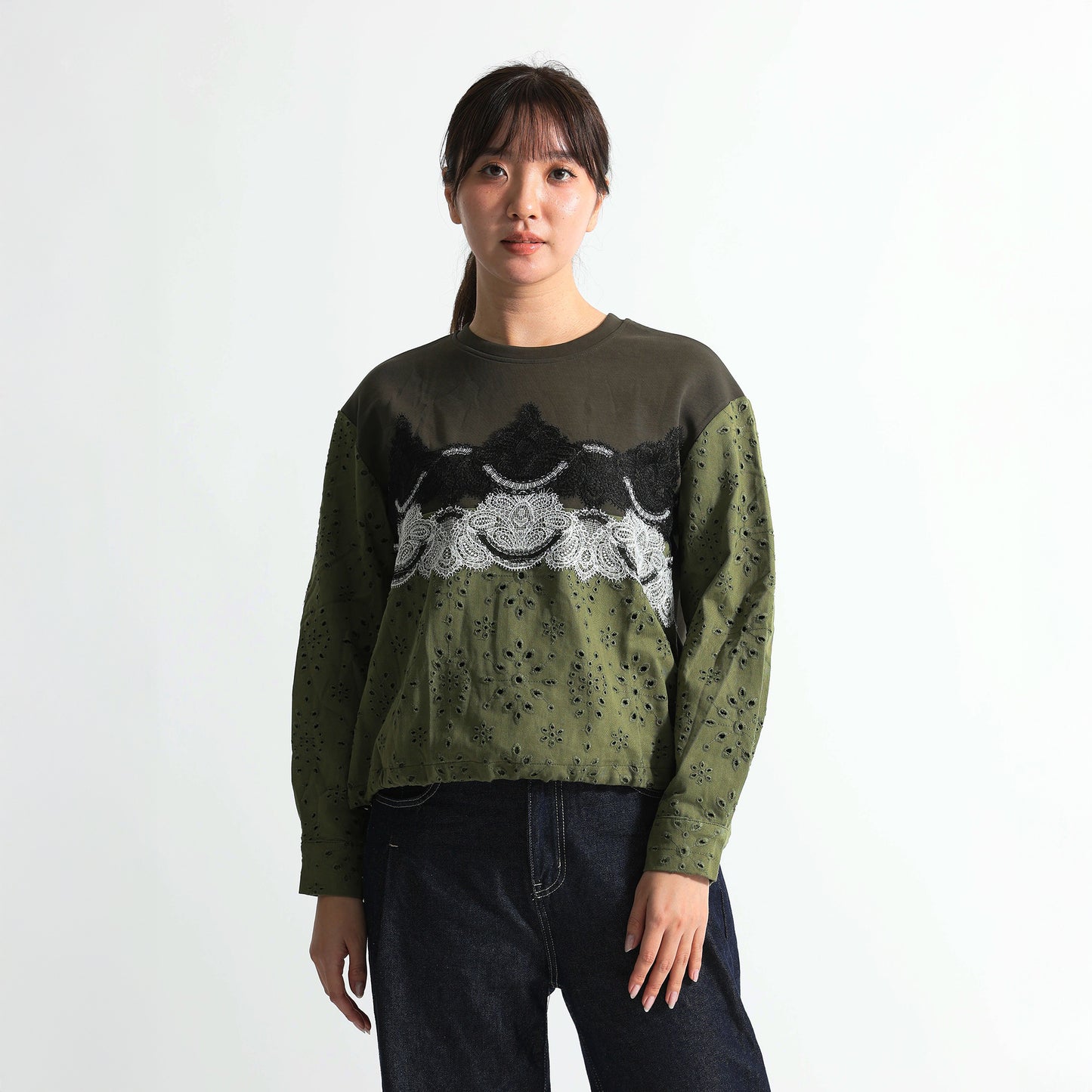 アイレット刺繍切替 波型配色レース 裾ドロストトップス（全3色）