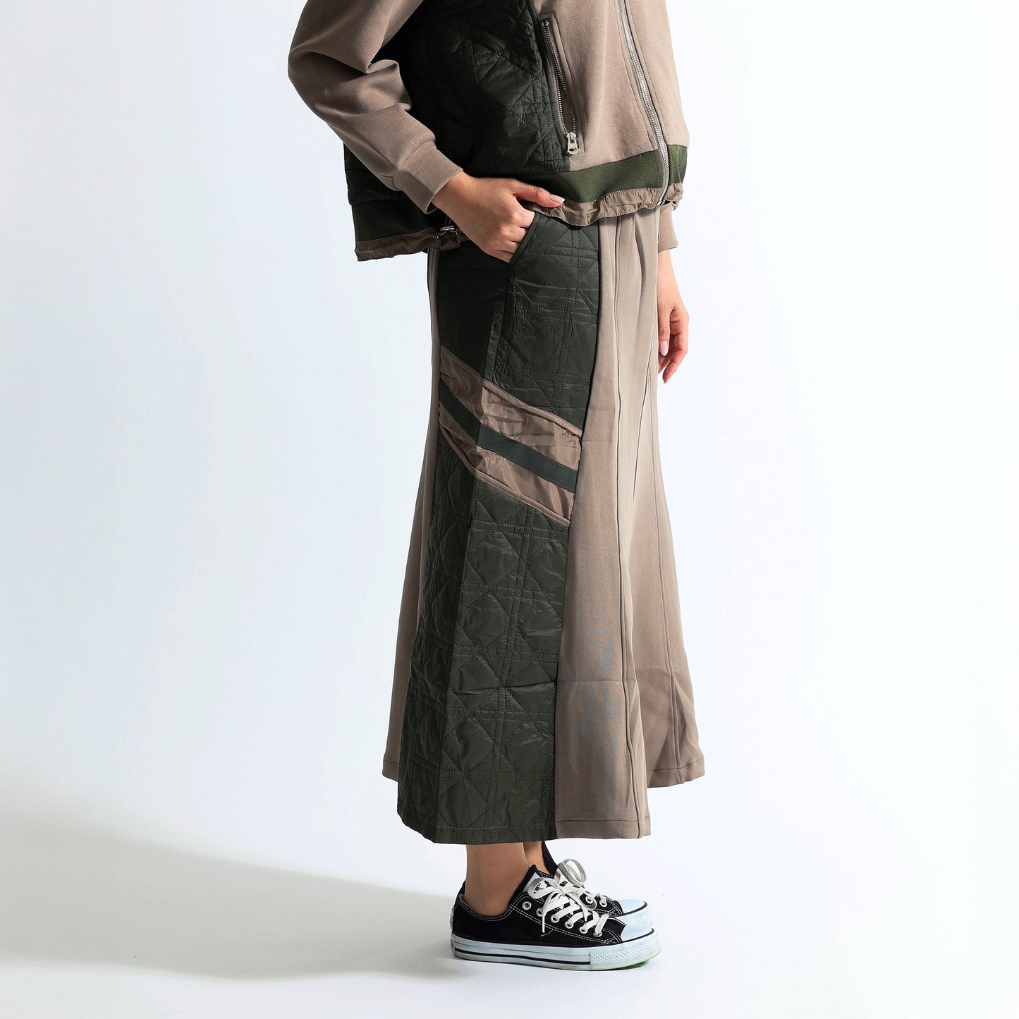 キルティング×スウェット 異素材ドッキング 配色ラインスカート