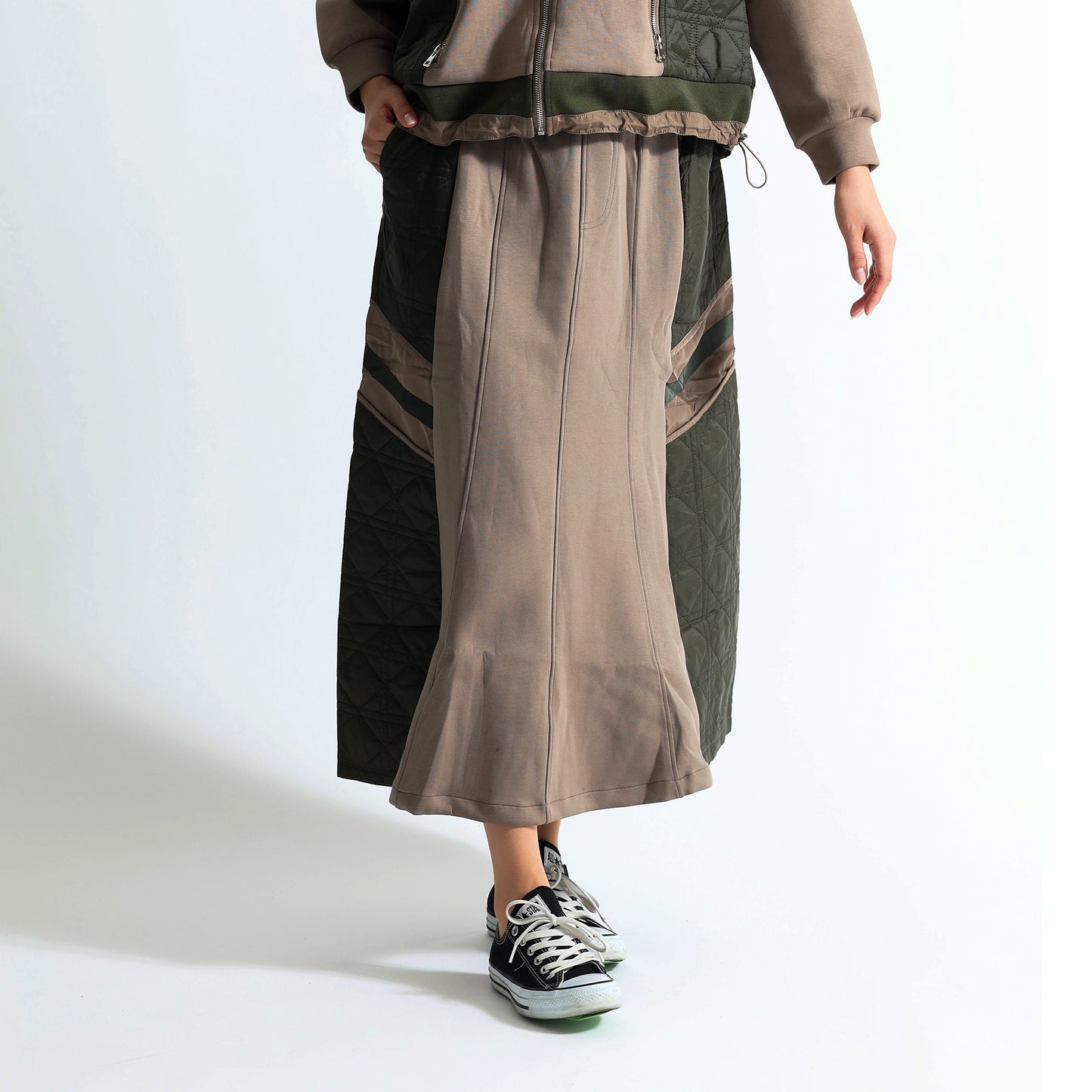 キルティング×スウェット 異素材ドッキング 配色ラインスカート