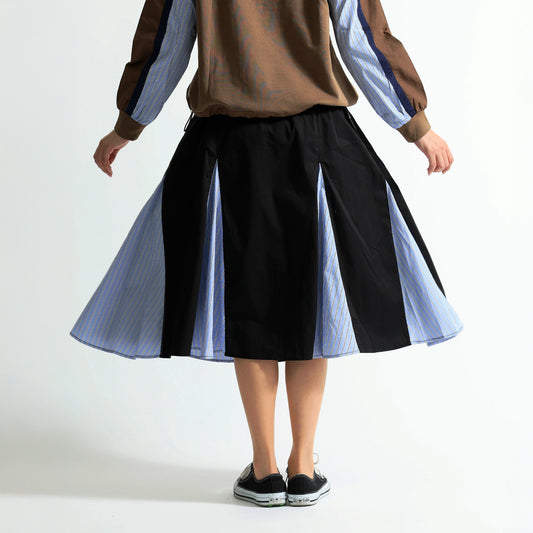 [歩くたびにドラマティック]サイドボタン ストライプ切替 異素材フレアスカート