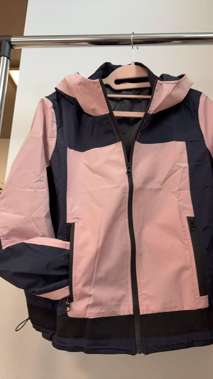 マルチパターンの配色切り替え フーデッド・マウンテンパーカー