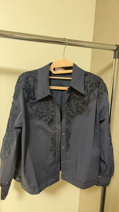 Lace-switched design shirt/striped 