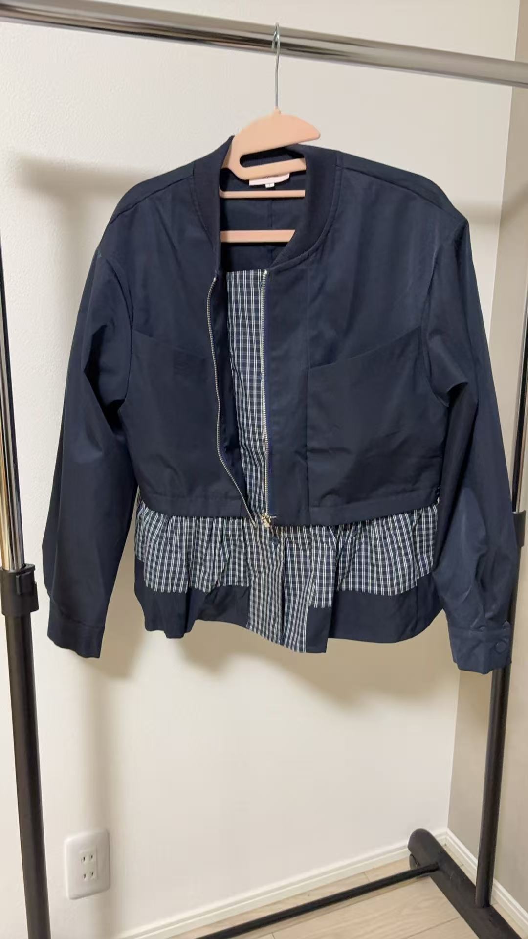 [Redefining cute for adults] Checkered frill MA-1 style docking blouson