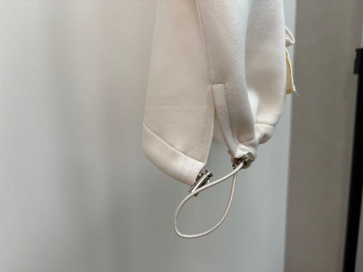 【トレンド感×甘さ】ハーフジップ フリルレイヤード デザイントレーナー