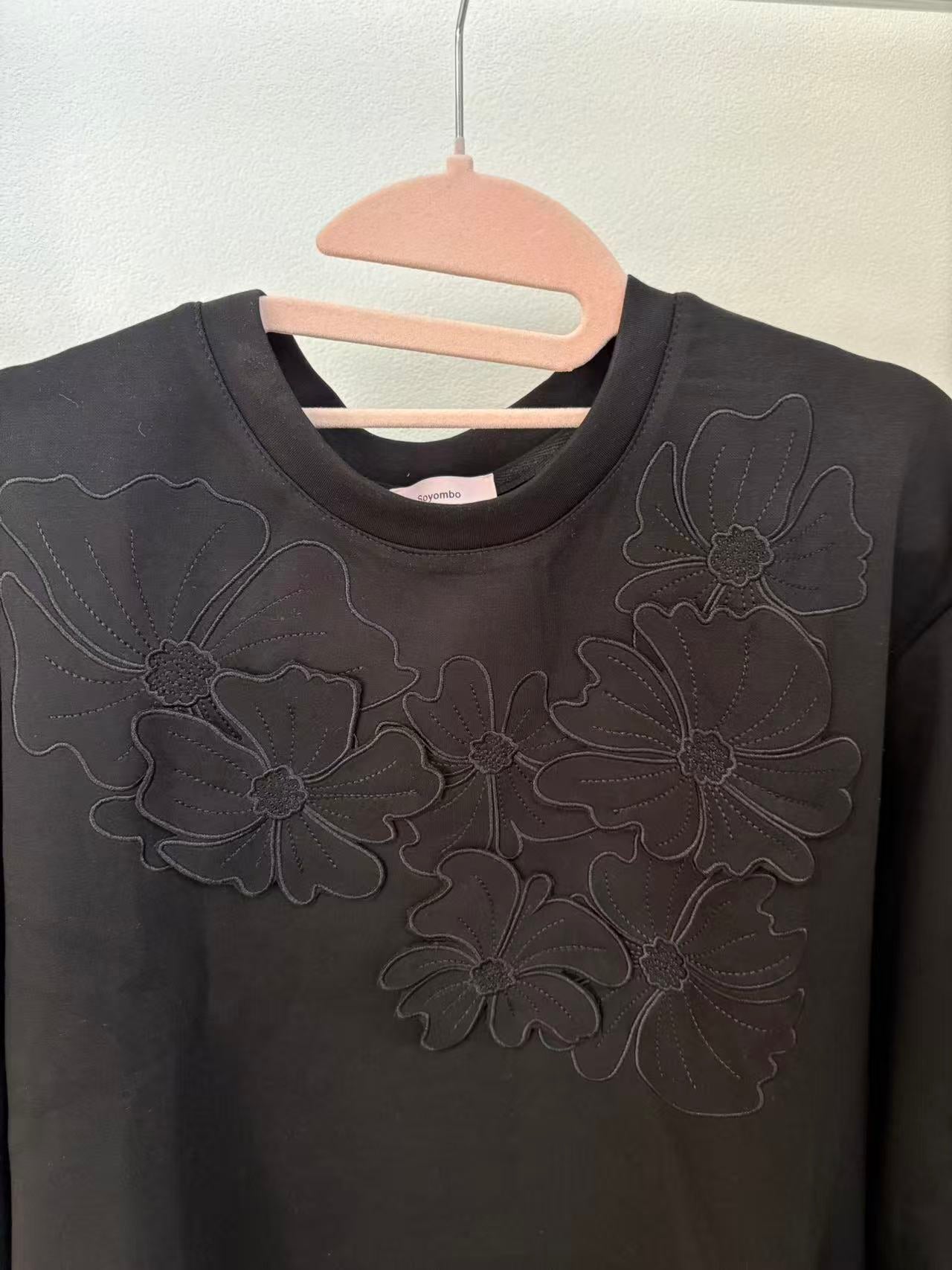 3Dモチーフ×袖ギャザー スウェットプルオーバー（全4色）